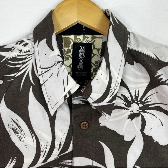 Billabong Hawaiian/ tropical shirt brown/ white men’s medium - Picture 7 of 12